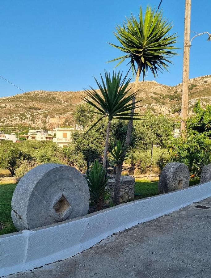 Villa Casa Artemis Plátanos Esterno foto