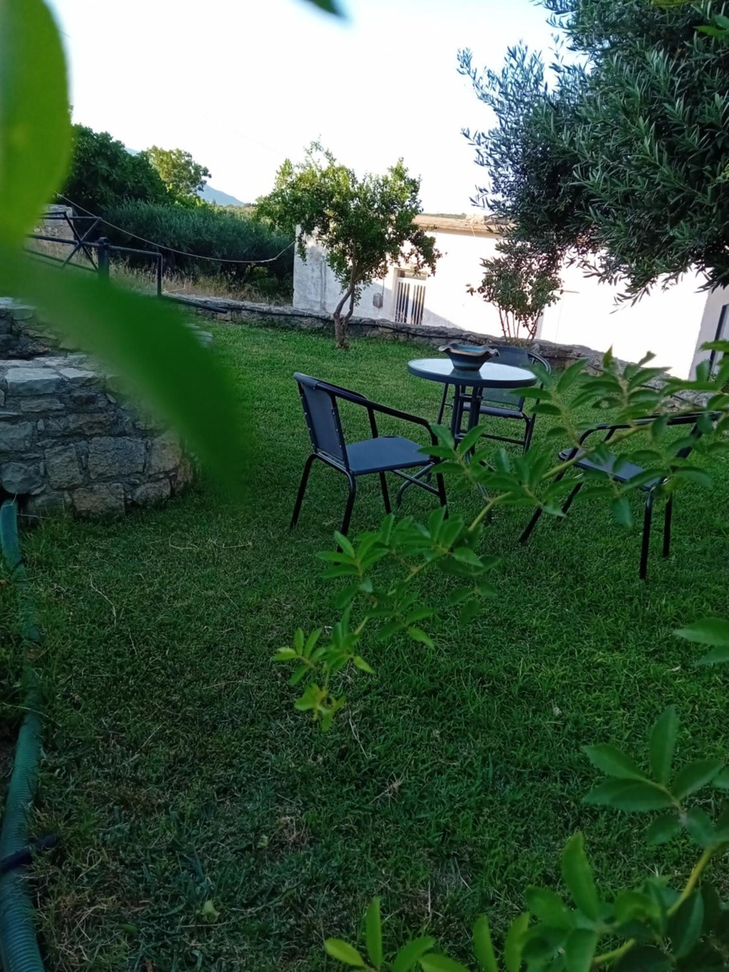 Villa Casa Artemis Plátanos Esterno foto